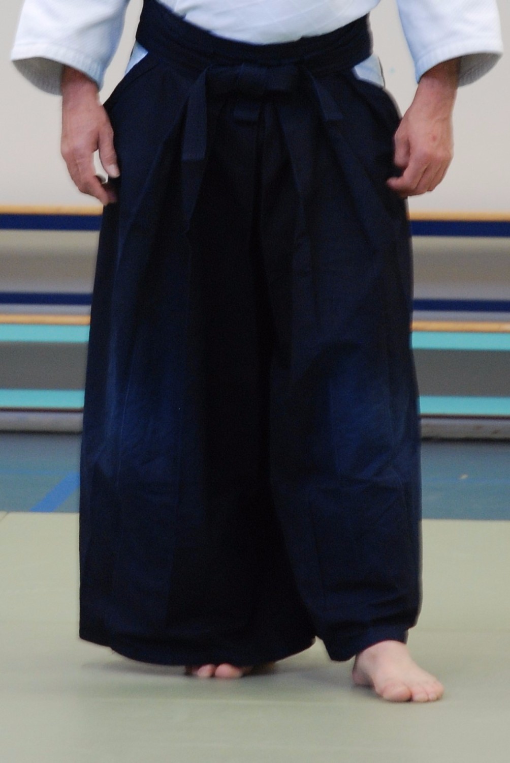 Details about   Kusakura Giapponese Aikido Gi Hakama Pantaloni Gonna Blu Scuro Fatta IN 